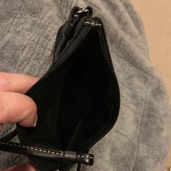 Small black Coach wristlet - Picture 4 of 5